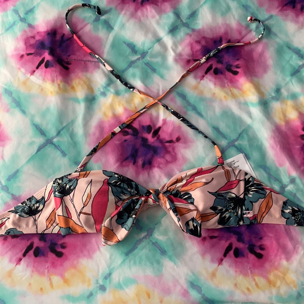 Billabong swimsuit top